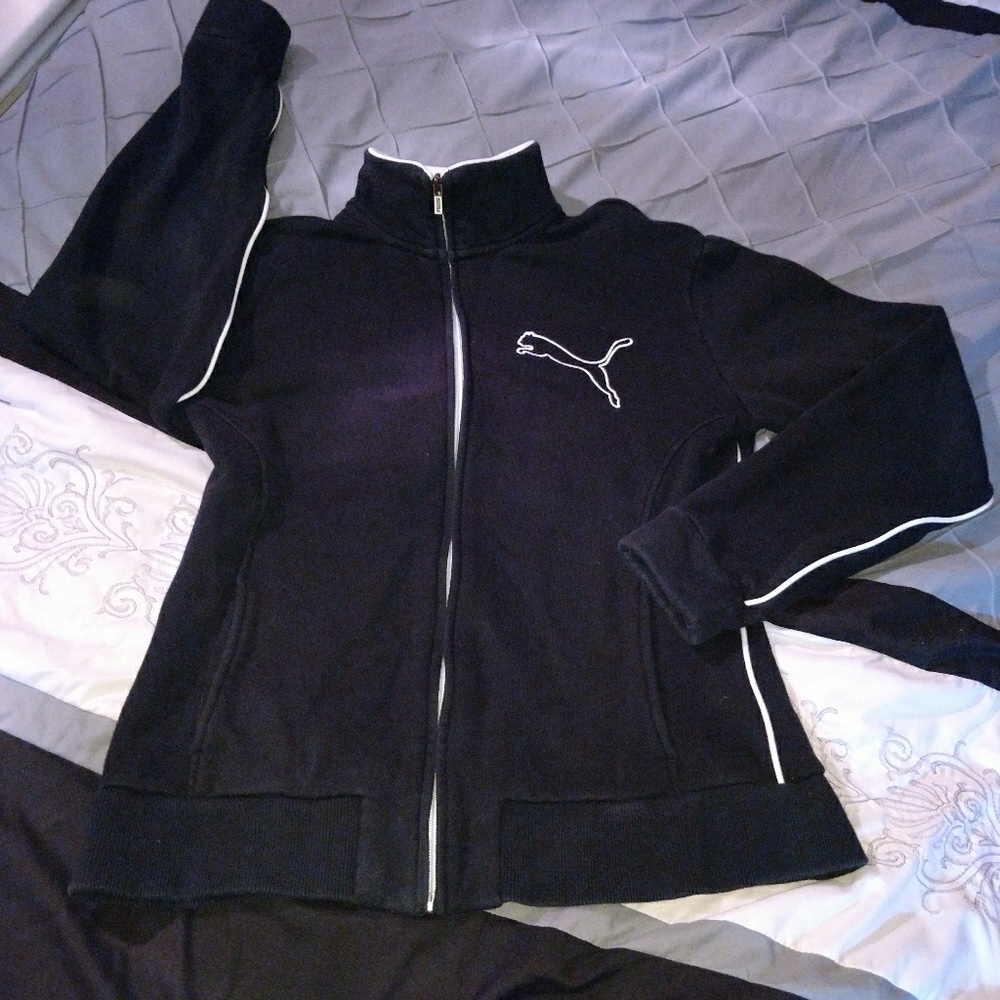 Ladies Puma jacket. Size large.
